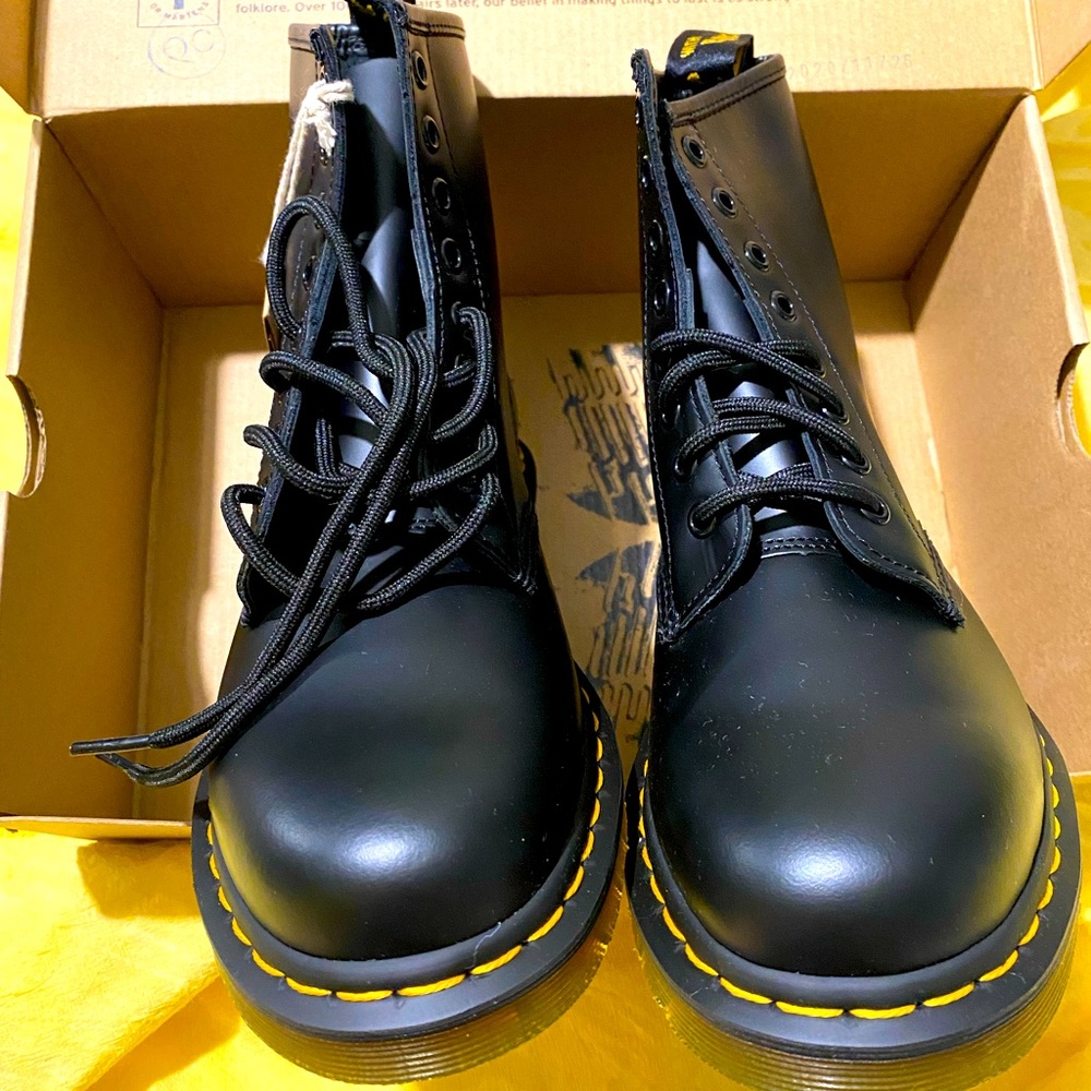 Dr. Martens, 1460 Smooth Leather Lace Up Boots in Black